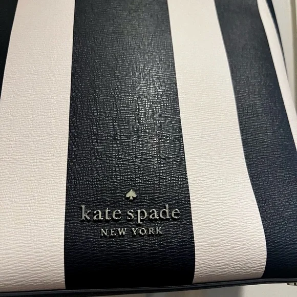 NWOT Spade ♠️ bucket bag striped navy blue and white - Picture 7 of 16